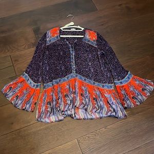 Colorful bell sleeve tunic top